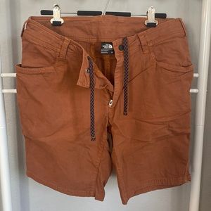 North Face Cargo Shorts w/ Pockets